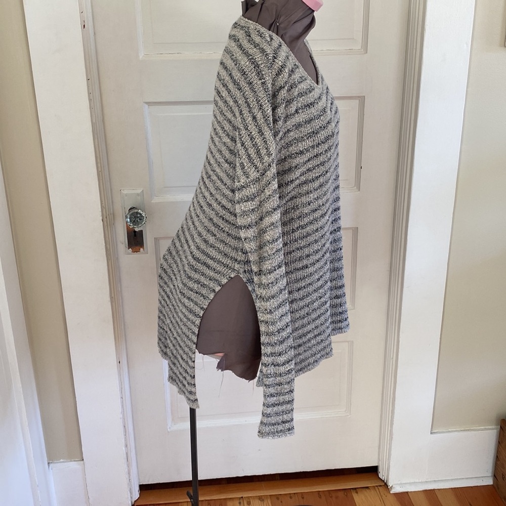 Volcom Small‎ - Picture 2 of 4